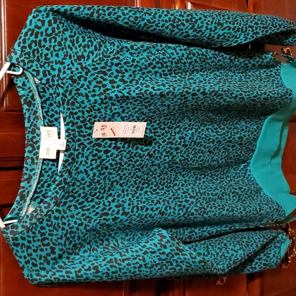 Sweater - Picture 3 of 3